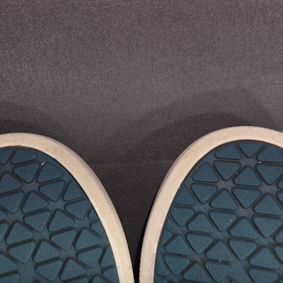 Vessi Women's Weekend 1.5 Sneaker Concrete Gray Lightly Worn Waterproof - Picture 11 of 11